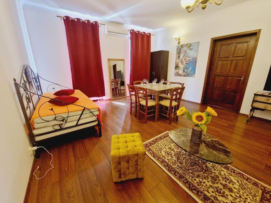 5* Royal House Near Unirii Square Villa Cluj-Napoca Exteriör bild