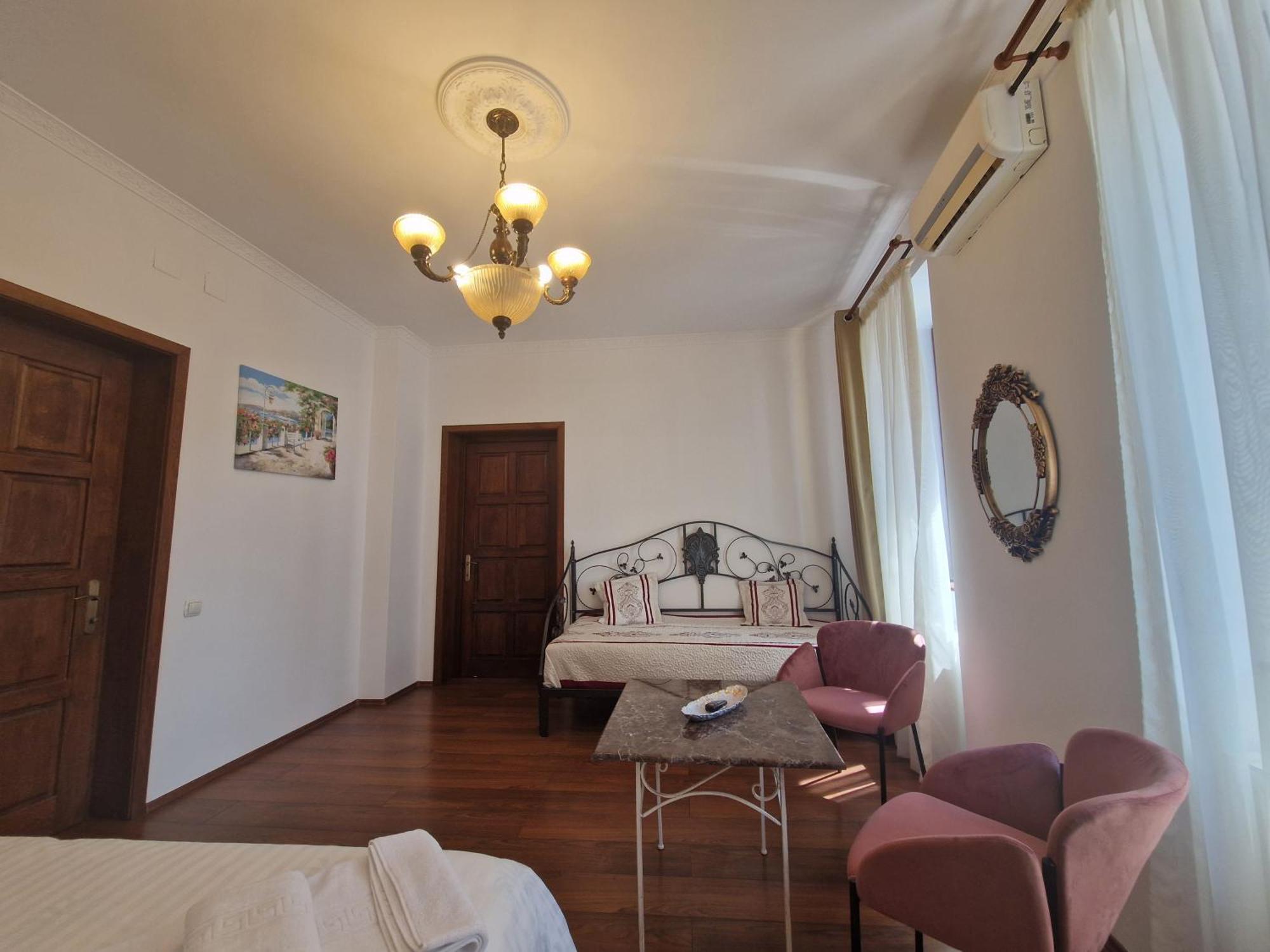 5* Royal House Near Unirii Square Villa Cluj-Napoca Exteriör bild